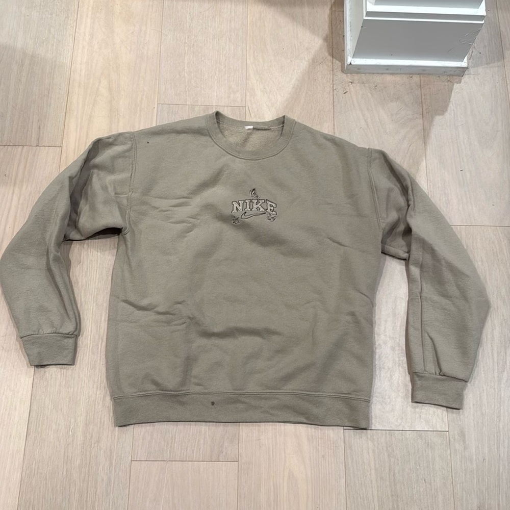 Nike Men's Beige Crewneck Sweater